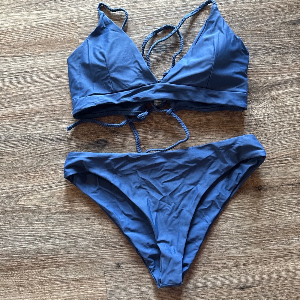 Cupshe Slate Blue V-Neck Tie Bikini Set